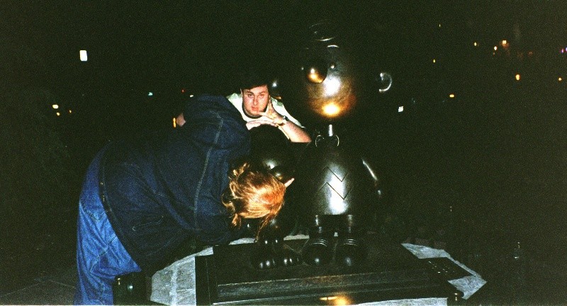 Jeff and Frank defile the Snoopy statue in Petaluma