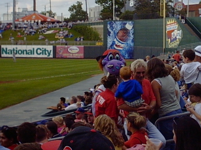 The Big Lug comes into the crowd